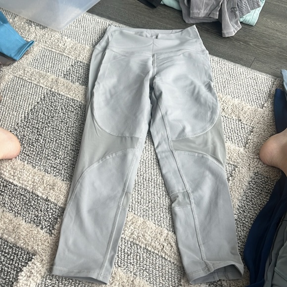 Alo capri leggings - Picture 2 of 3